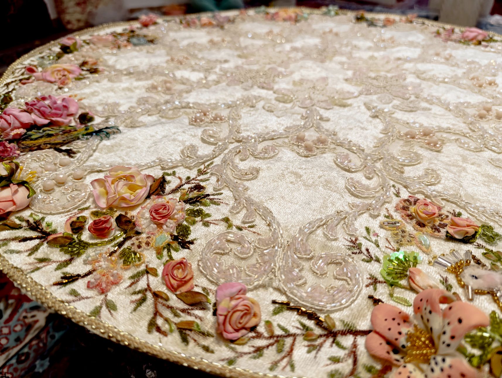 رومیزی روبان دوزی 